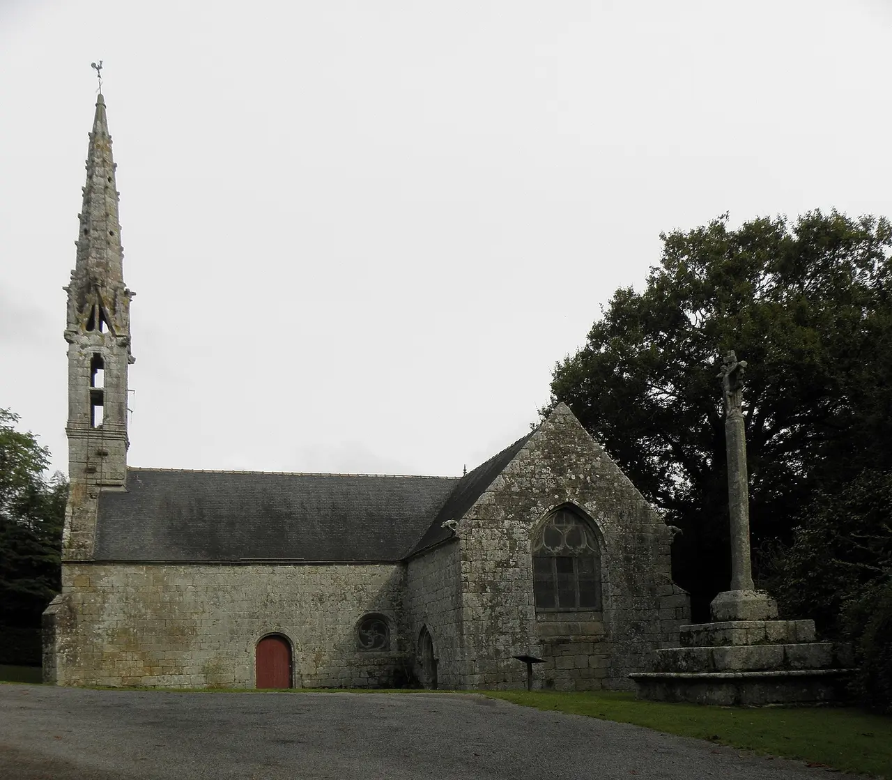 Briec (29) Chapelle Sainte-Cécile 02