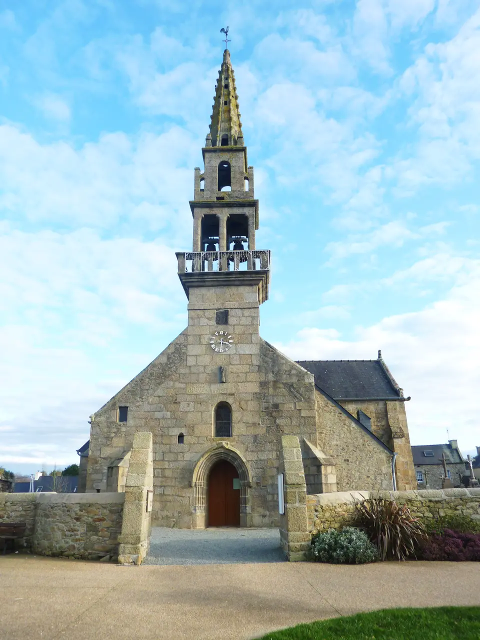 04 Coat-méal Eglise Notre-Dame-des-Sept-Douleurs façade