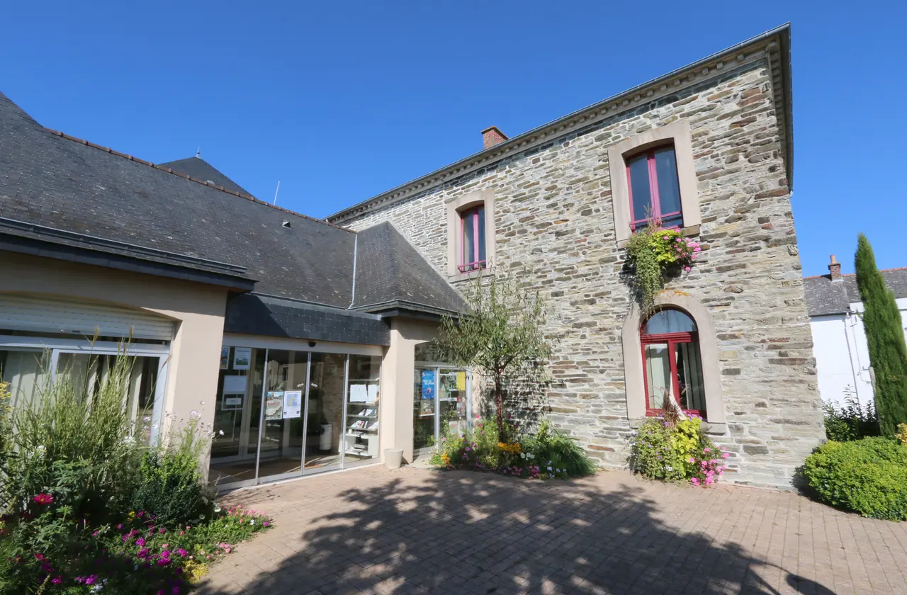 Corps-Nuds-mairie1