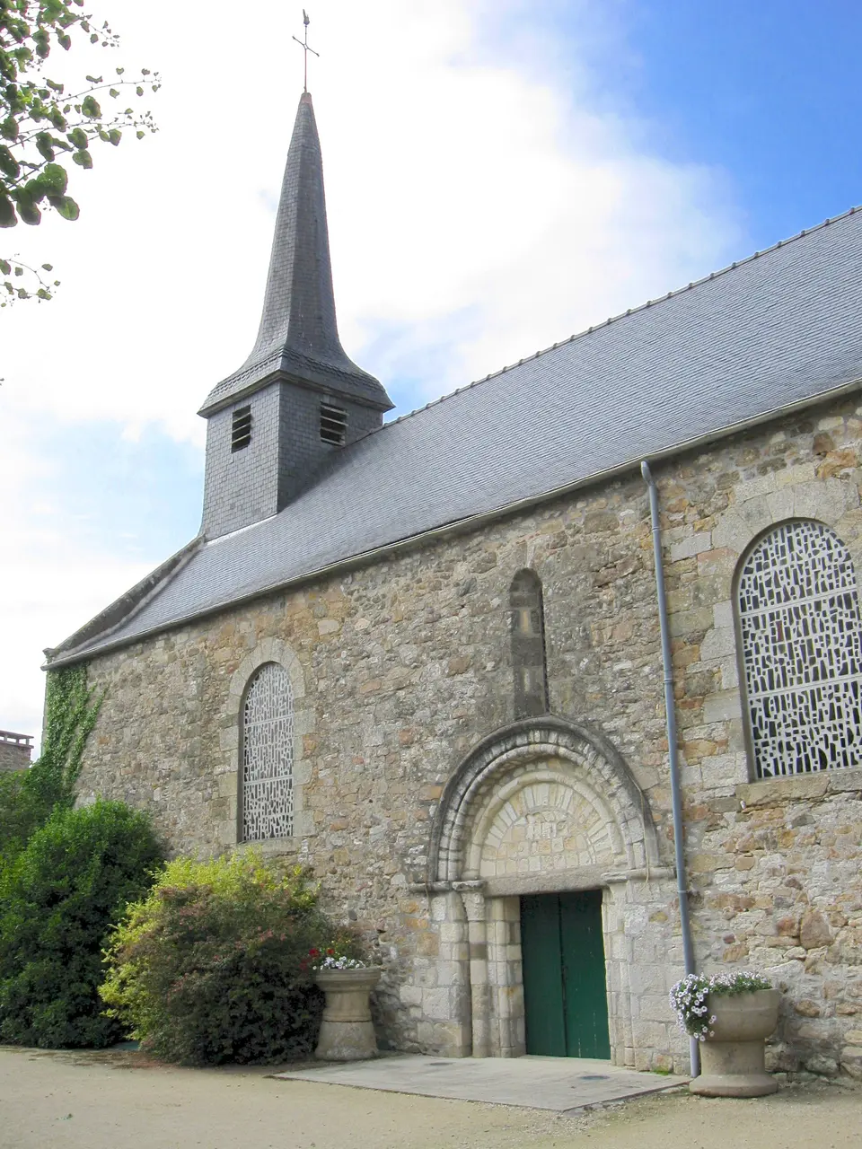 Créhen église 1