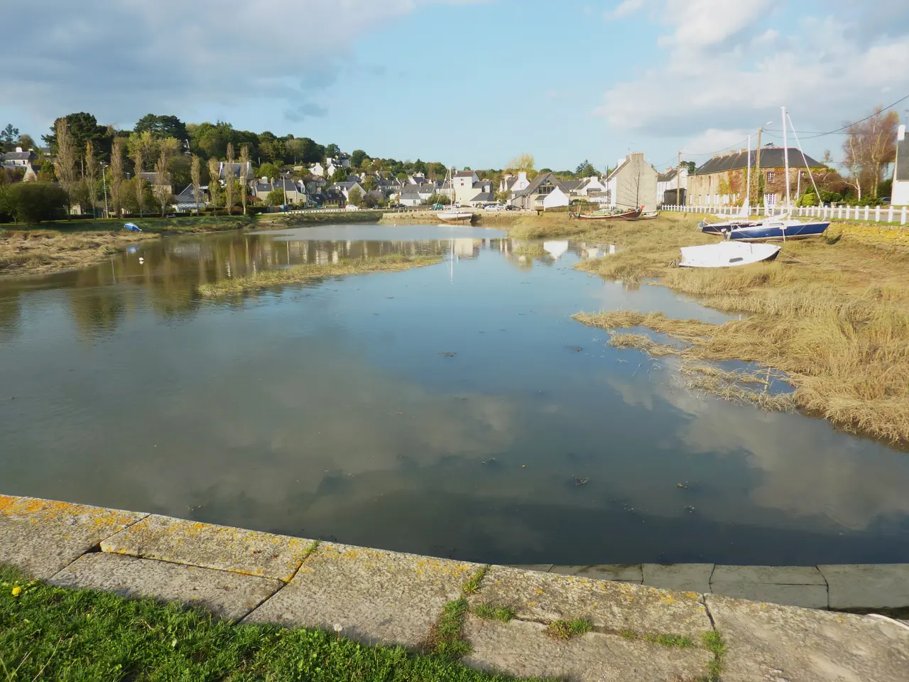 008 Daoulas et son port à mi-marée