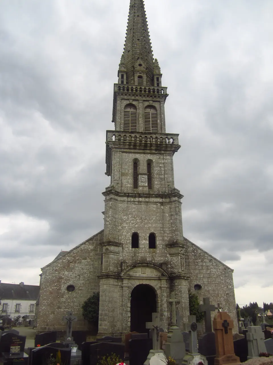 Église Saint-Gilles à Elliant, Finistère 01