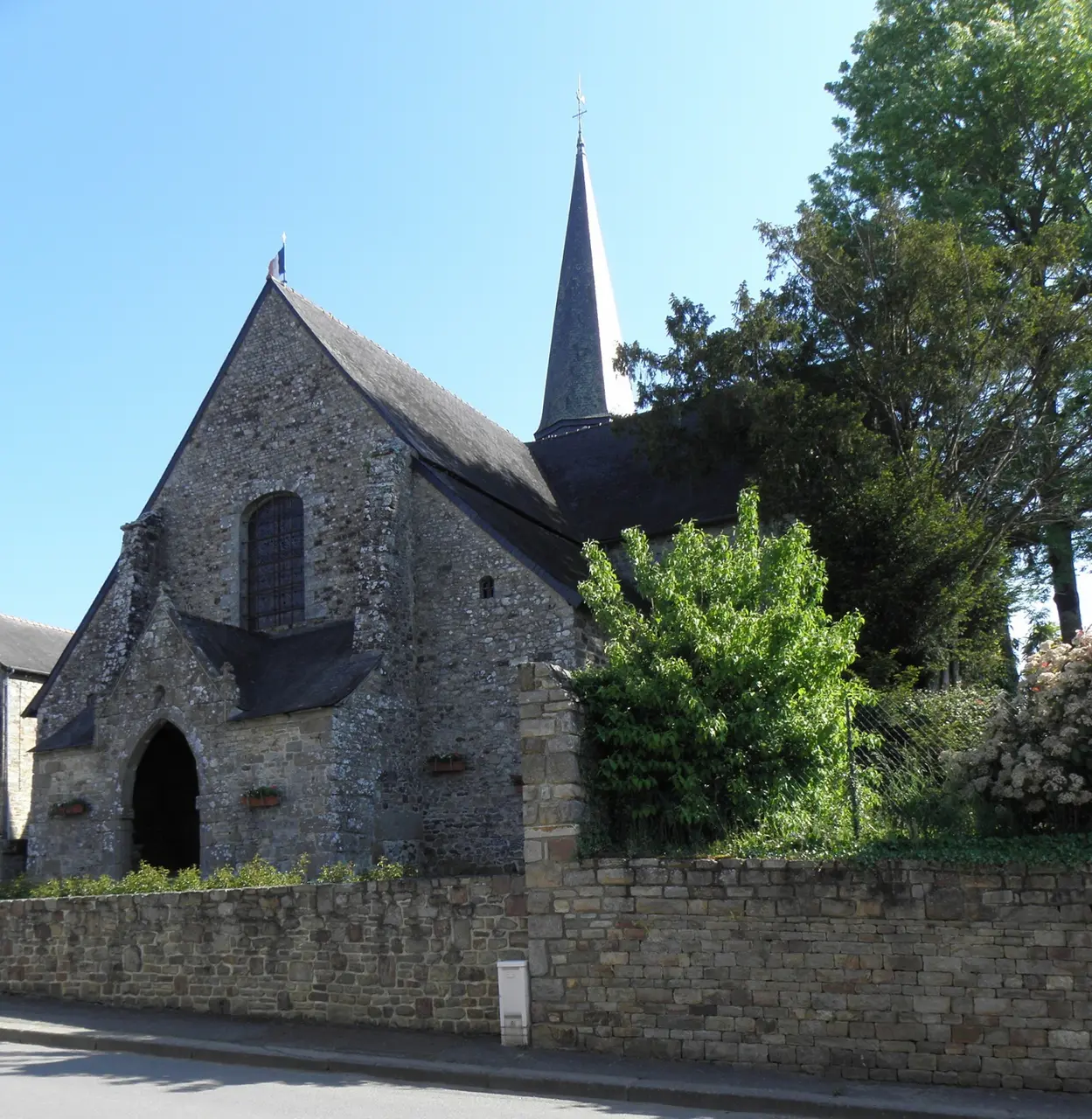 Gahard (35) Église 04