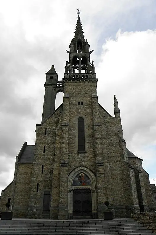 Gosné (35) Église Notre-Dame-de-la-Visitation - Extérieur - 01