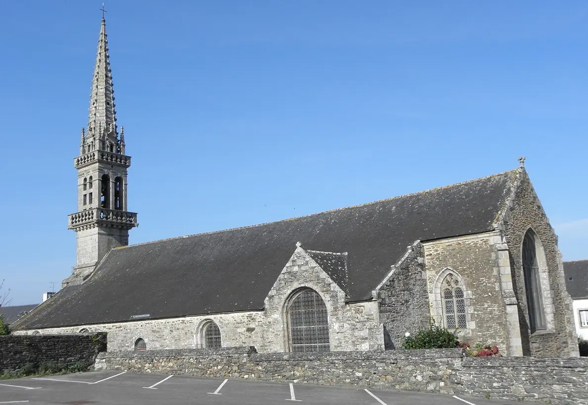 Gouézec (29) Église 01