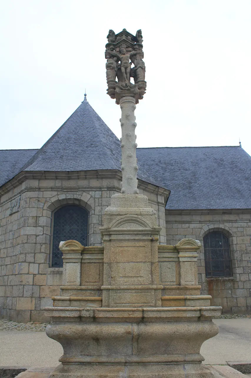 Calvaire de l'église (Guénin) 8403