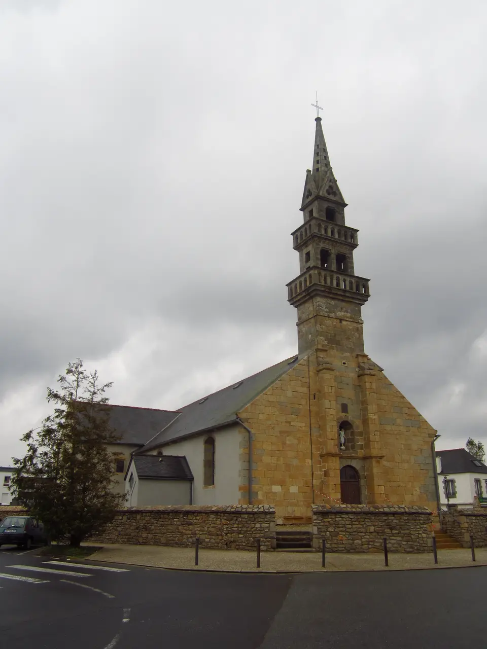 Église Saint-Valentin, Guilers, Finistère 03