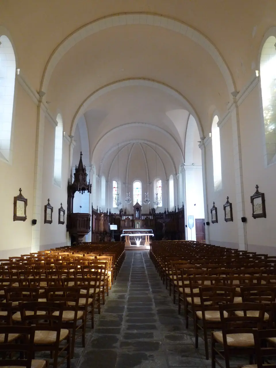 Guipel (35) Église Saint-Martin - Intérieur - 01
