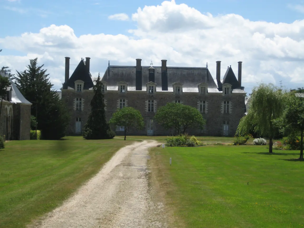 La Chapelle-Bouëxic castle