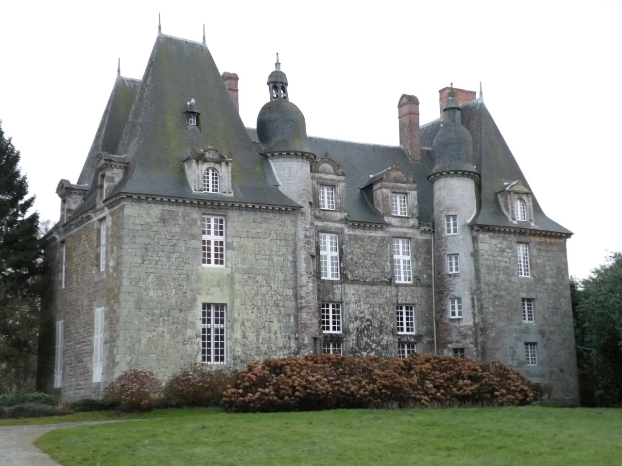 La Chapelle-Chaussée château