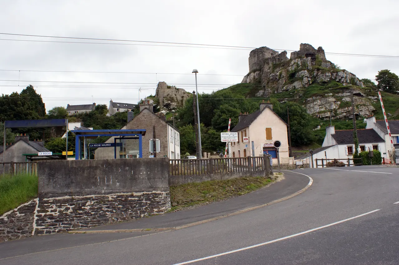 Gare-La-Roche-Maurice-accès