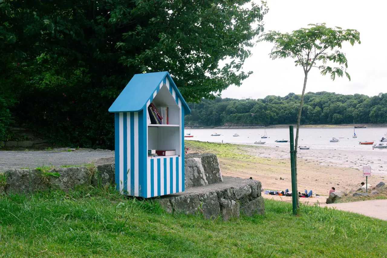 La Ville-ès-Nonais - plage de Vigneux - boîte à livres