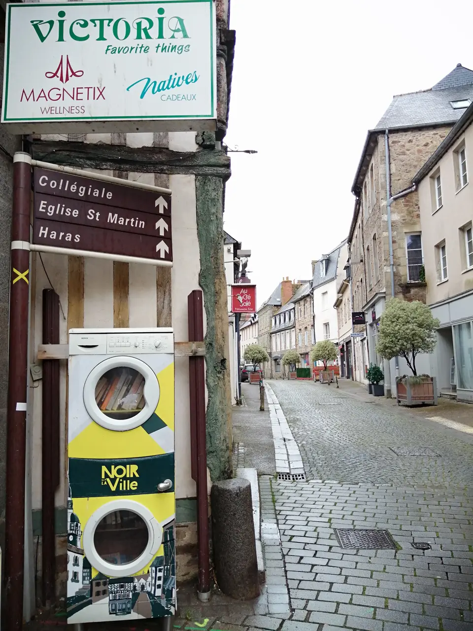 Lamballe-Armor - Rue Docteur Calmette - boîte à livres