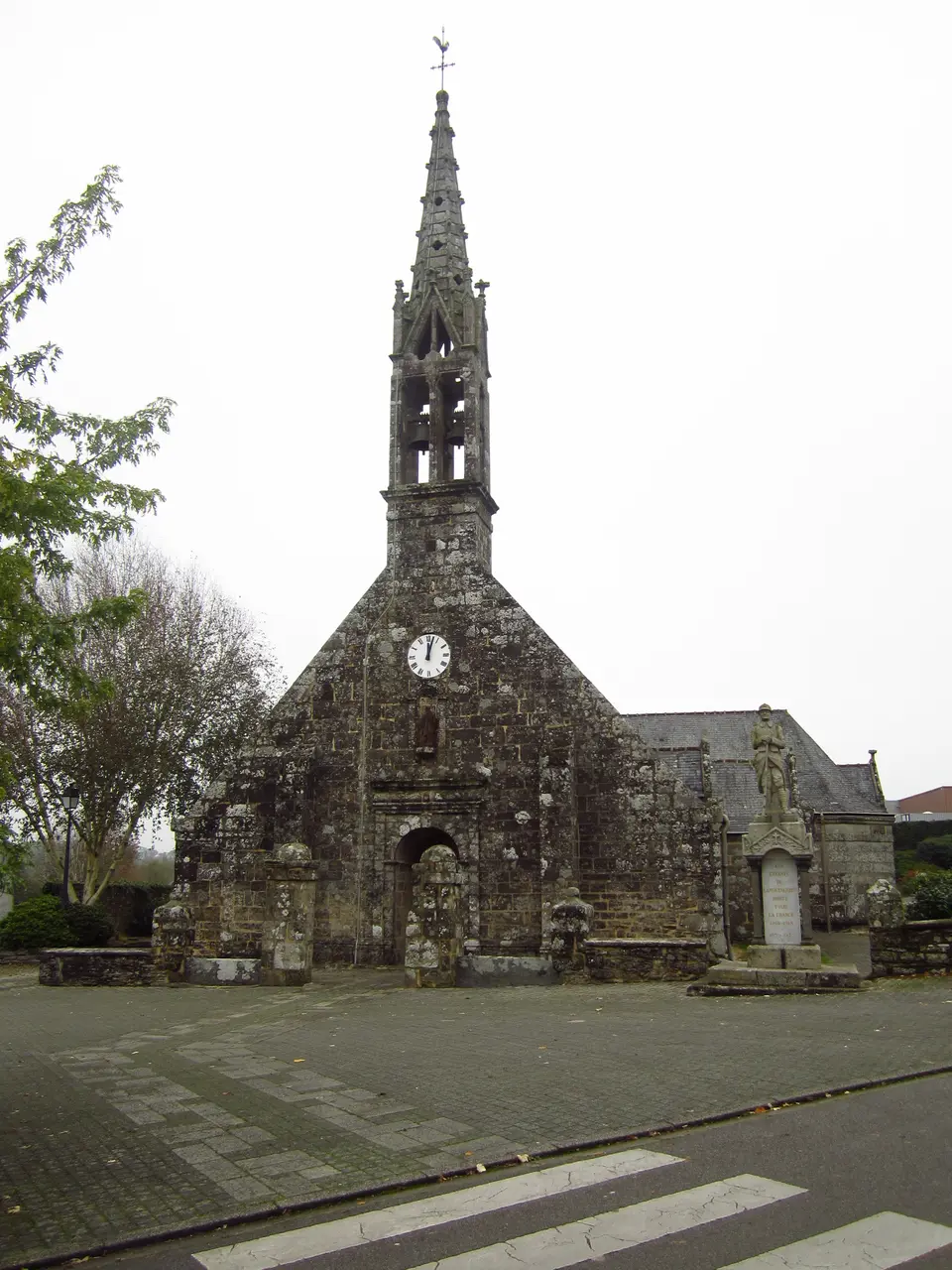 Église Saint-Guénolé à Landrévarzec, Finistère 03