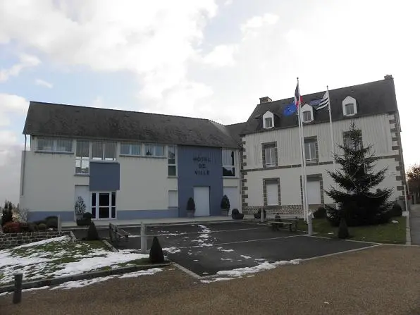 Lécousse (35) Mairie