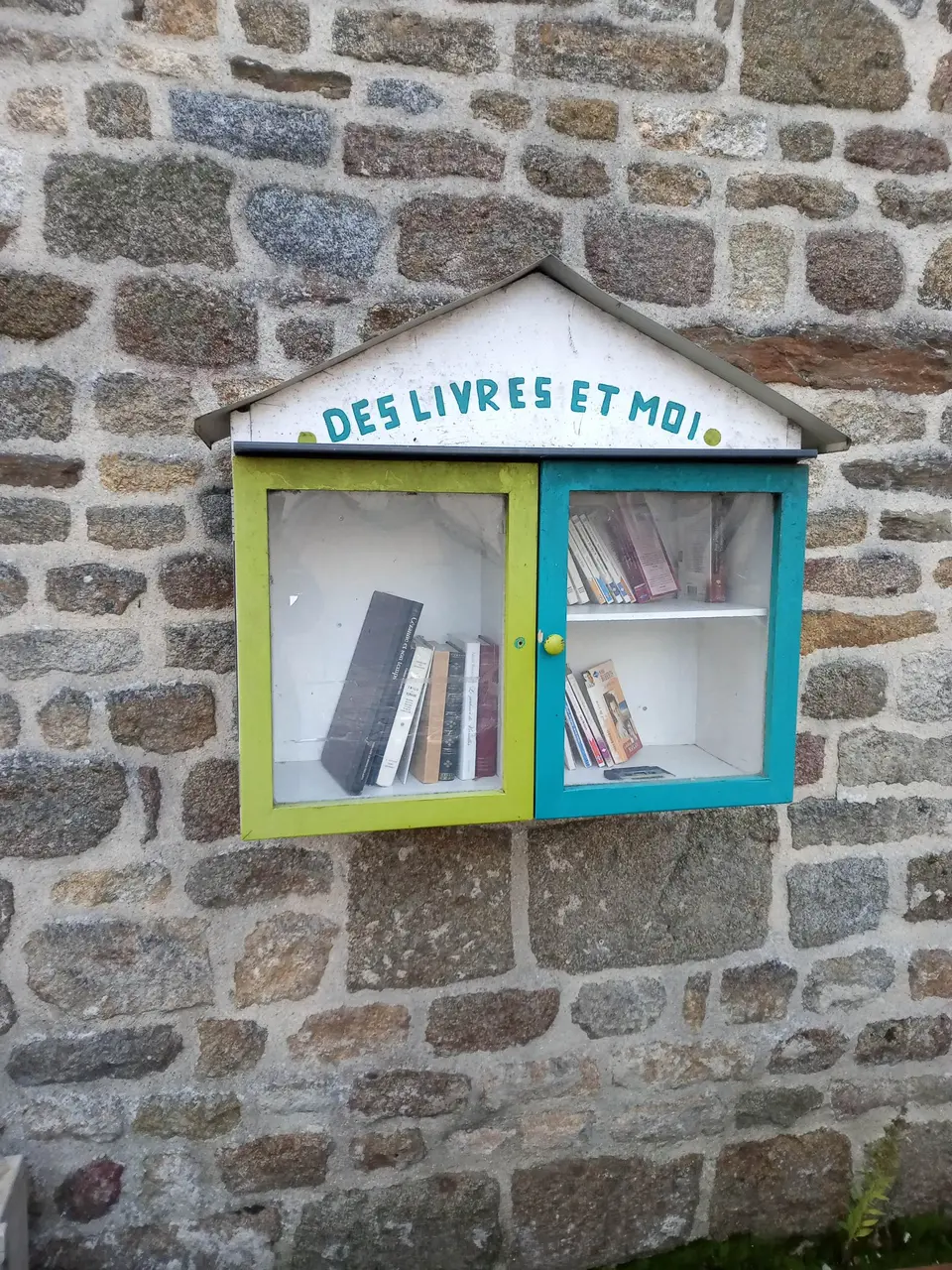 Maen Roch - rue Pasteur - boîte à livres
