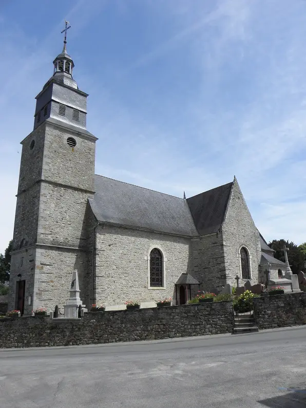 Montreuil-sous-Pérouse (35) Église 01