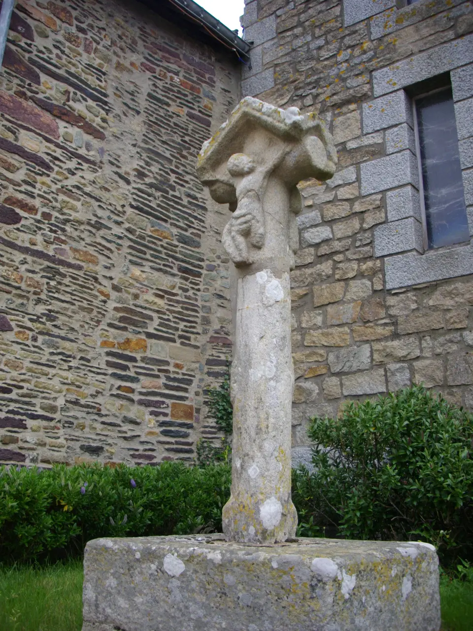 Croix Néant-sur-Yvel