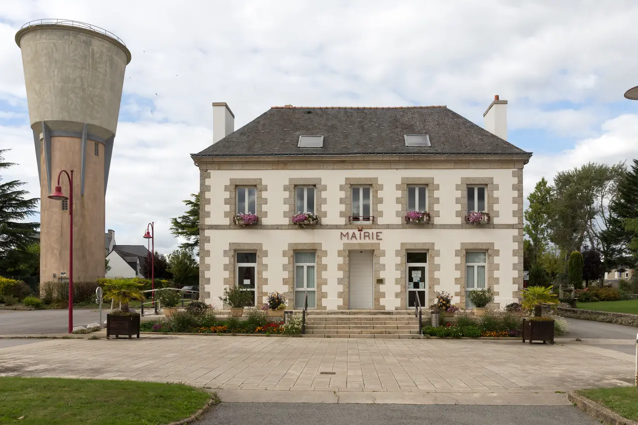 Neulliac - mairie 20200906-01