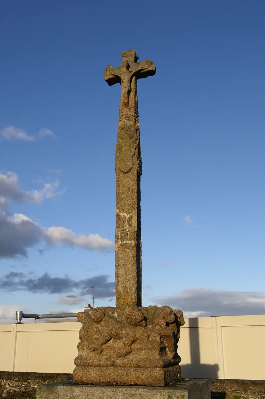 Noyal-Châtillon-sur-Seiche - calvaire