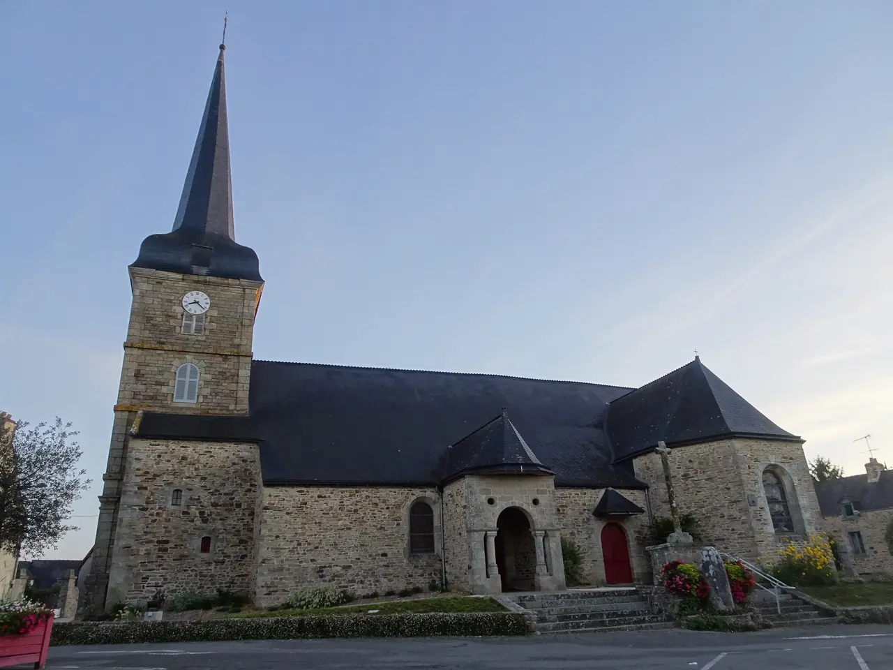 OPL Peillac - Église Saint-Pierre de Peillac 002