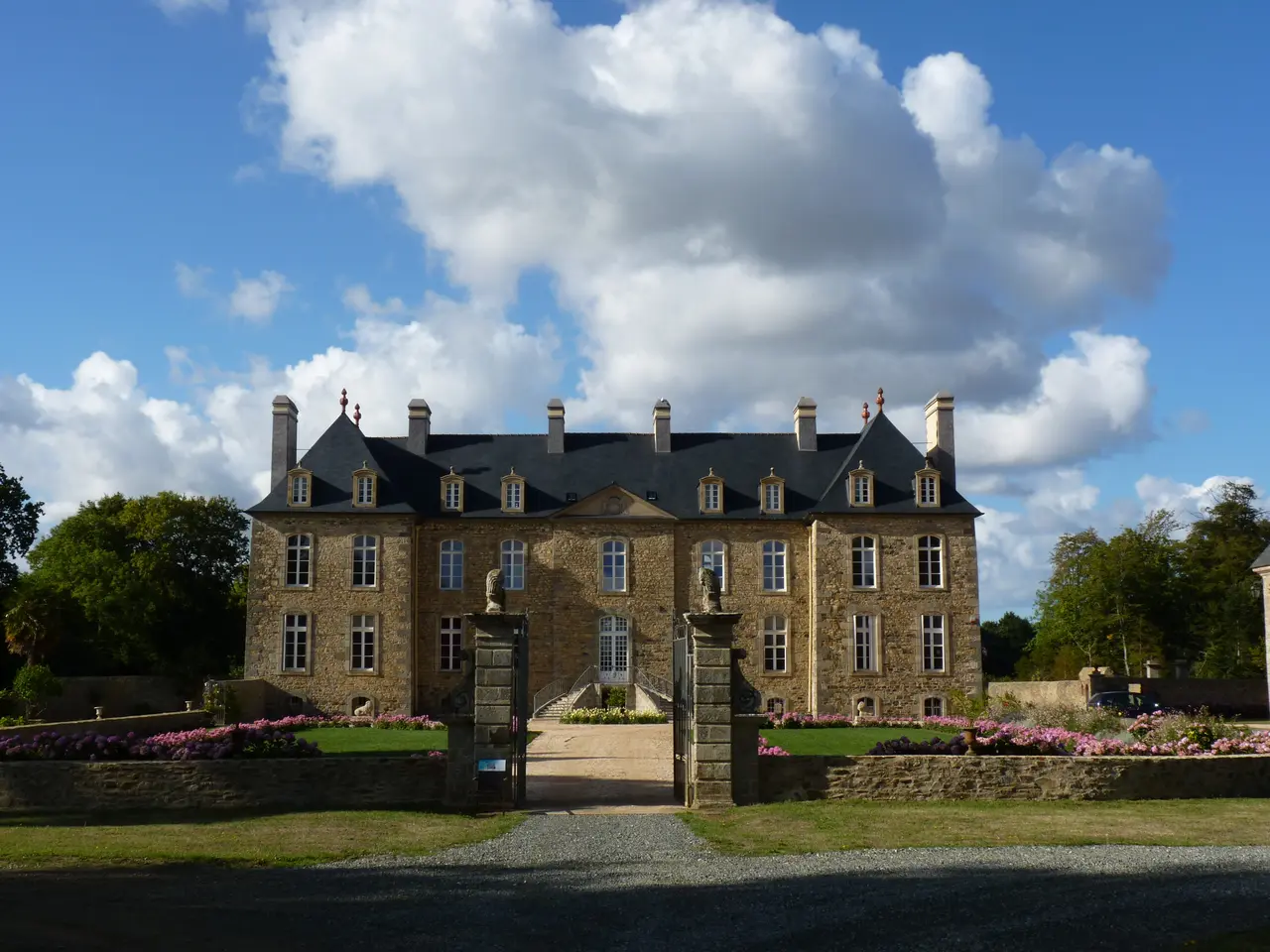 Château du Bois de la Salle à Pléguien 01