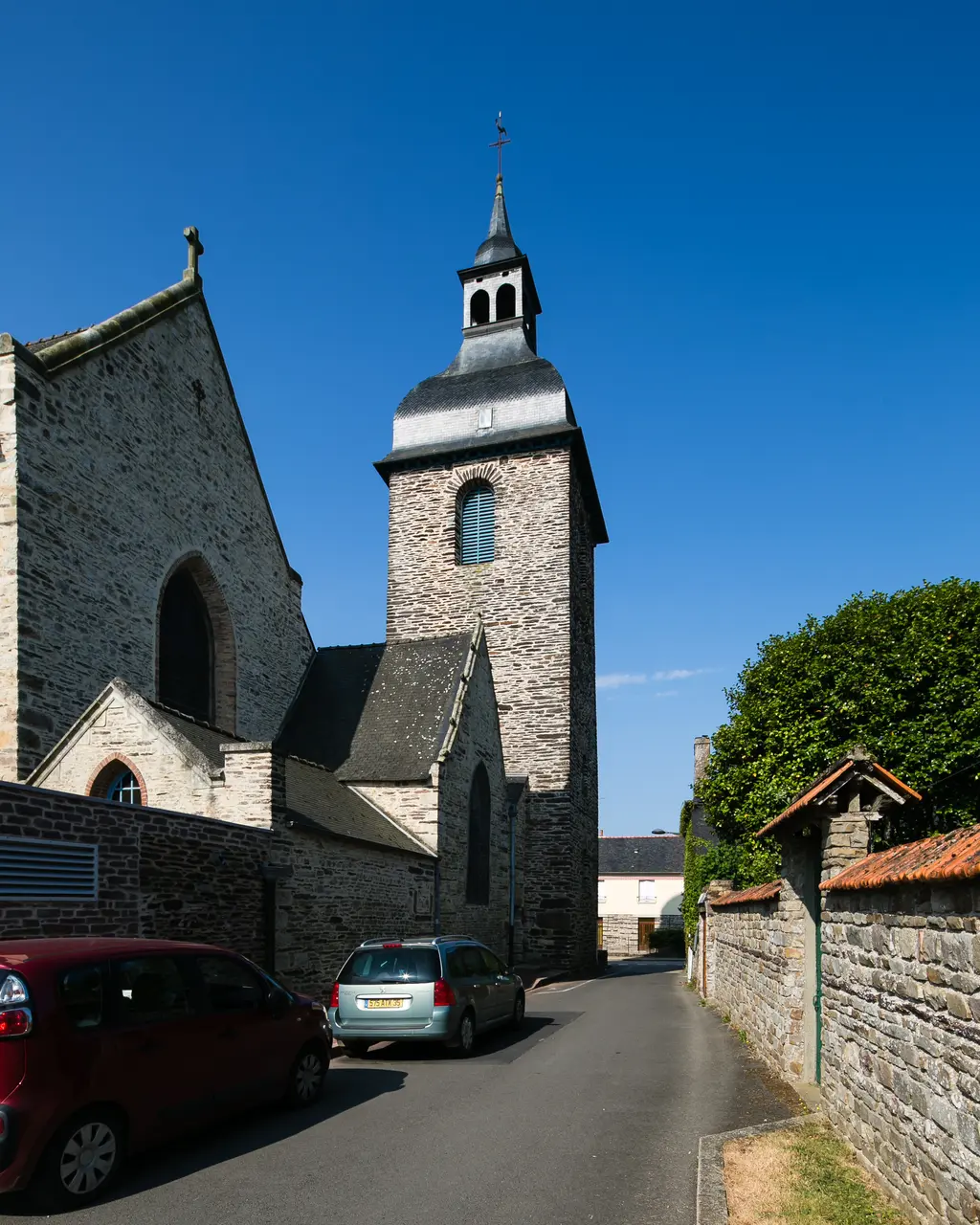 File:Tour de l'église Saint-Pierre, Plélan-le-Grand, France.jpg