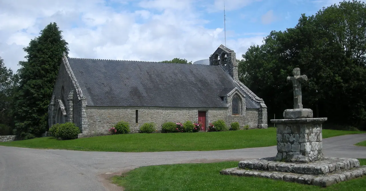 Locmaria et le calvaire Locmaria Ploemel
