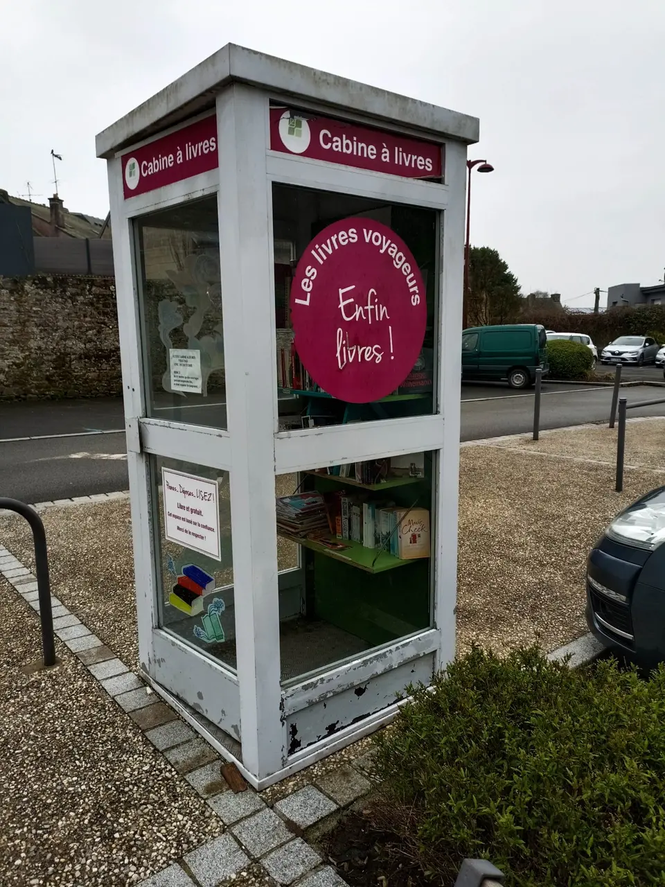 Plœuc-L'Hermitage - place du cordier - boîte à livres