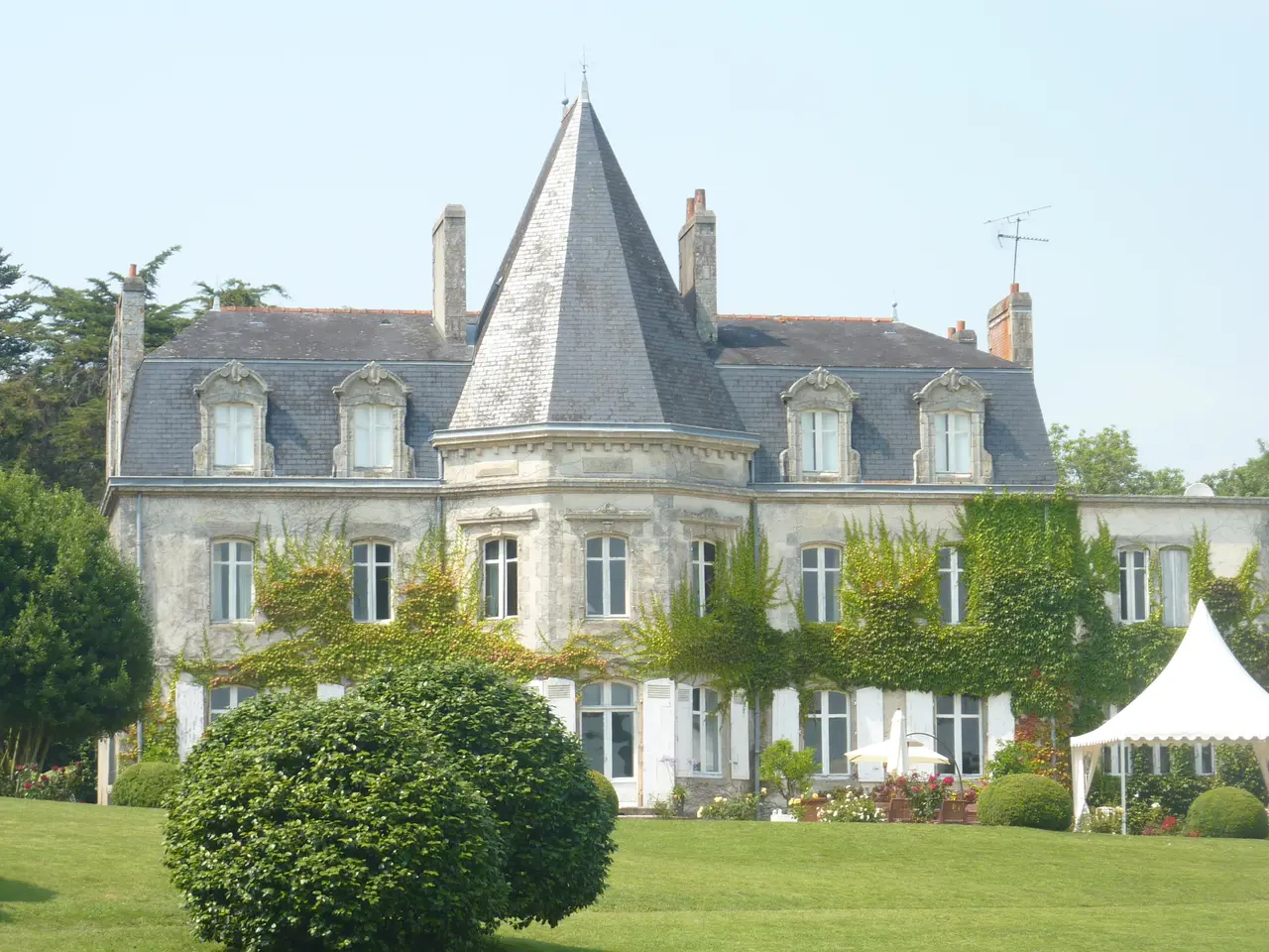 008 Plomelin Château de Kerouzien 2