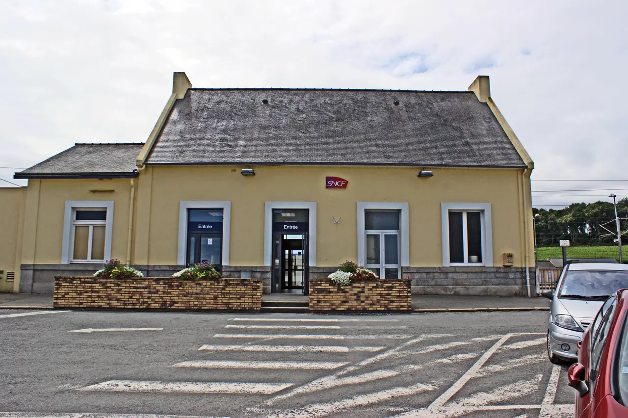 Gare-Plouaret-Trégor-BV-entrée