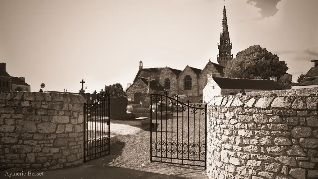 Eglise & Cimetière de Plouédern