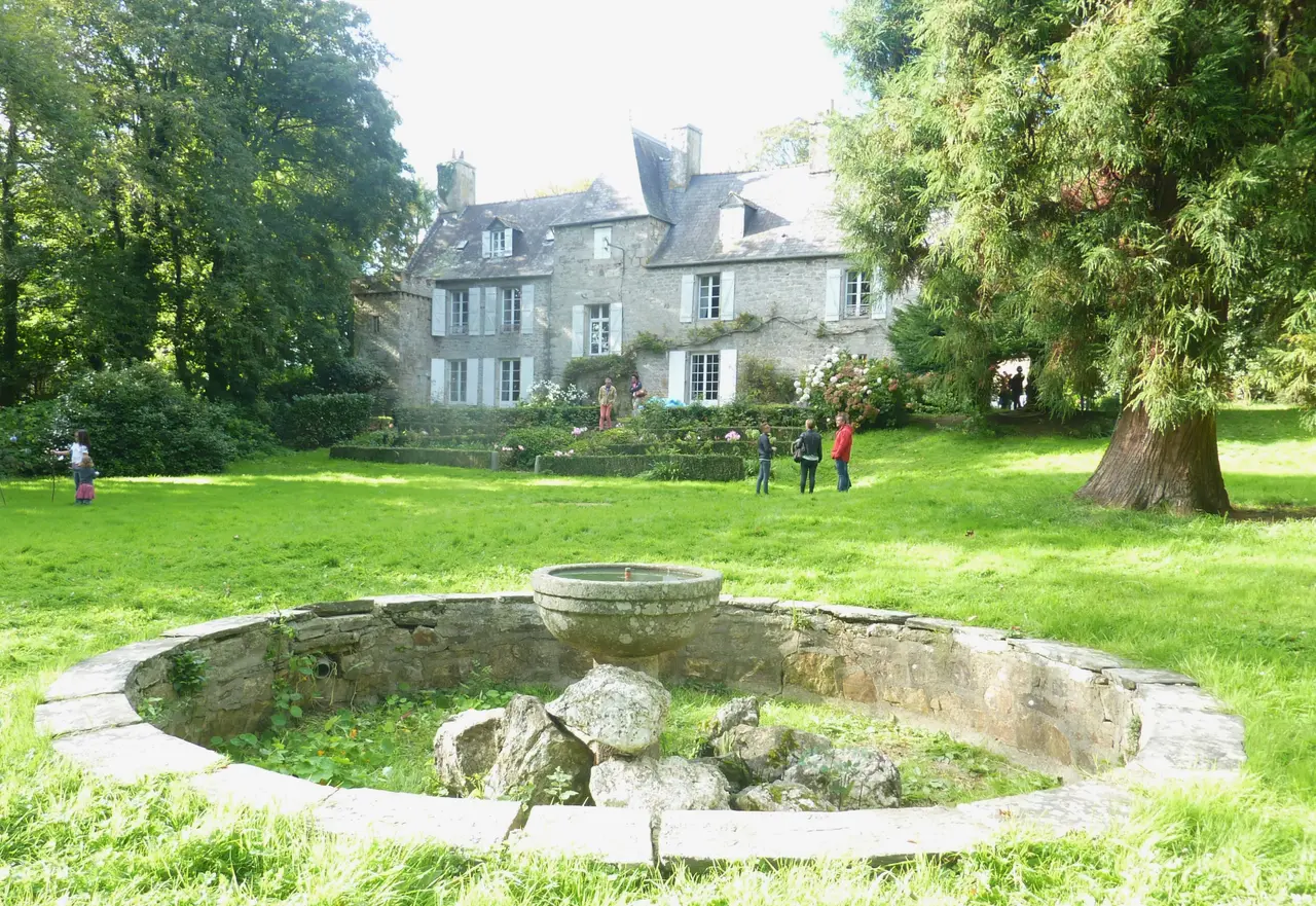 1192 Plouédern Manoir de Kergoat