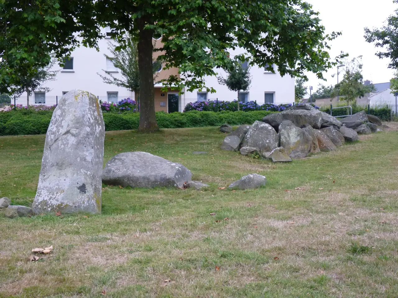 File:Allée couverte du Grimolet à Ploufragan 02.JPG