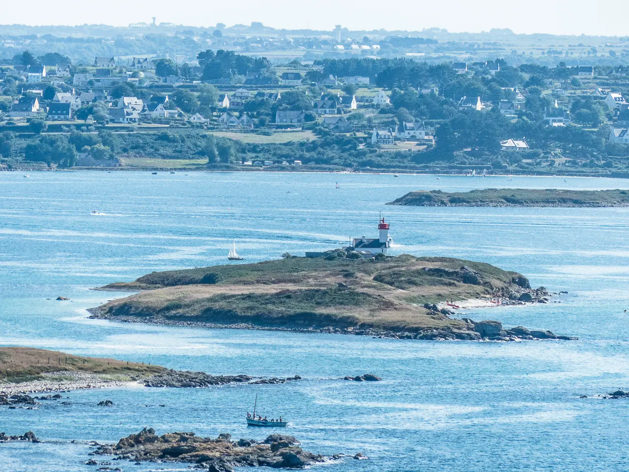 L'Île Wrac'h vue du phare de l'Île Vierge - Plouguerneau-Landéda (Aber Wrac'h) (9593458207)