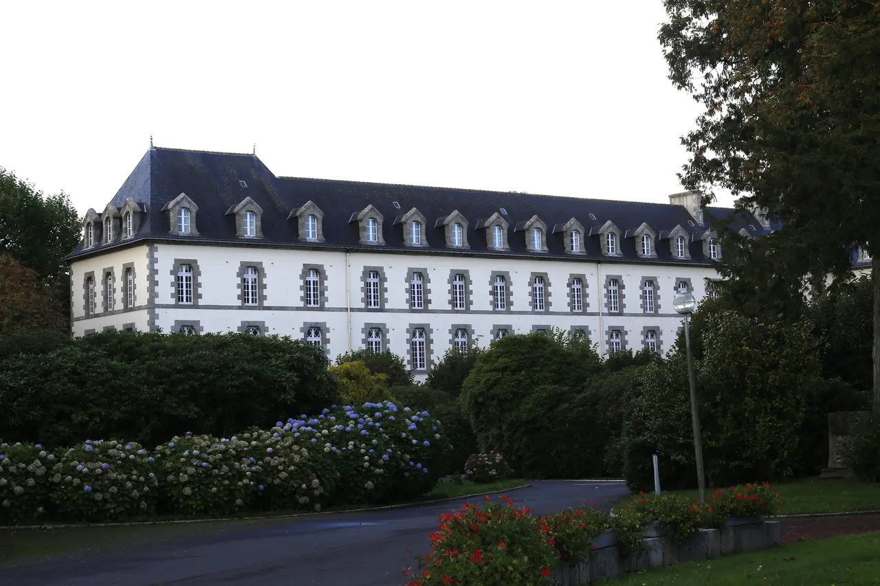 Plouguernével - hôpital