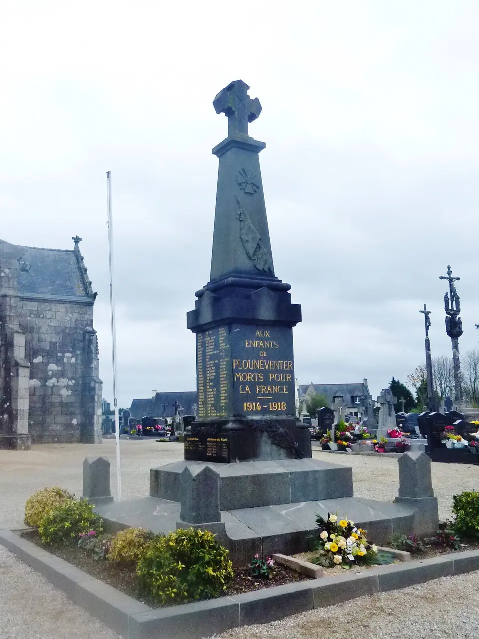 Plounéventer Monument aux morts