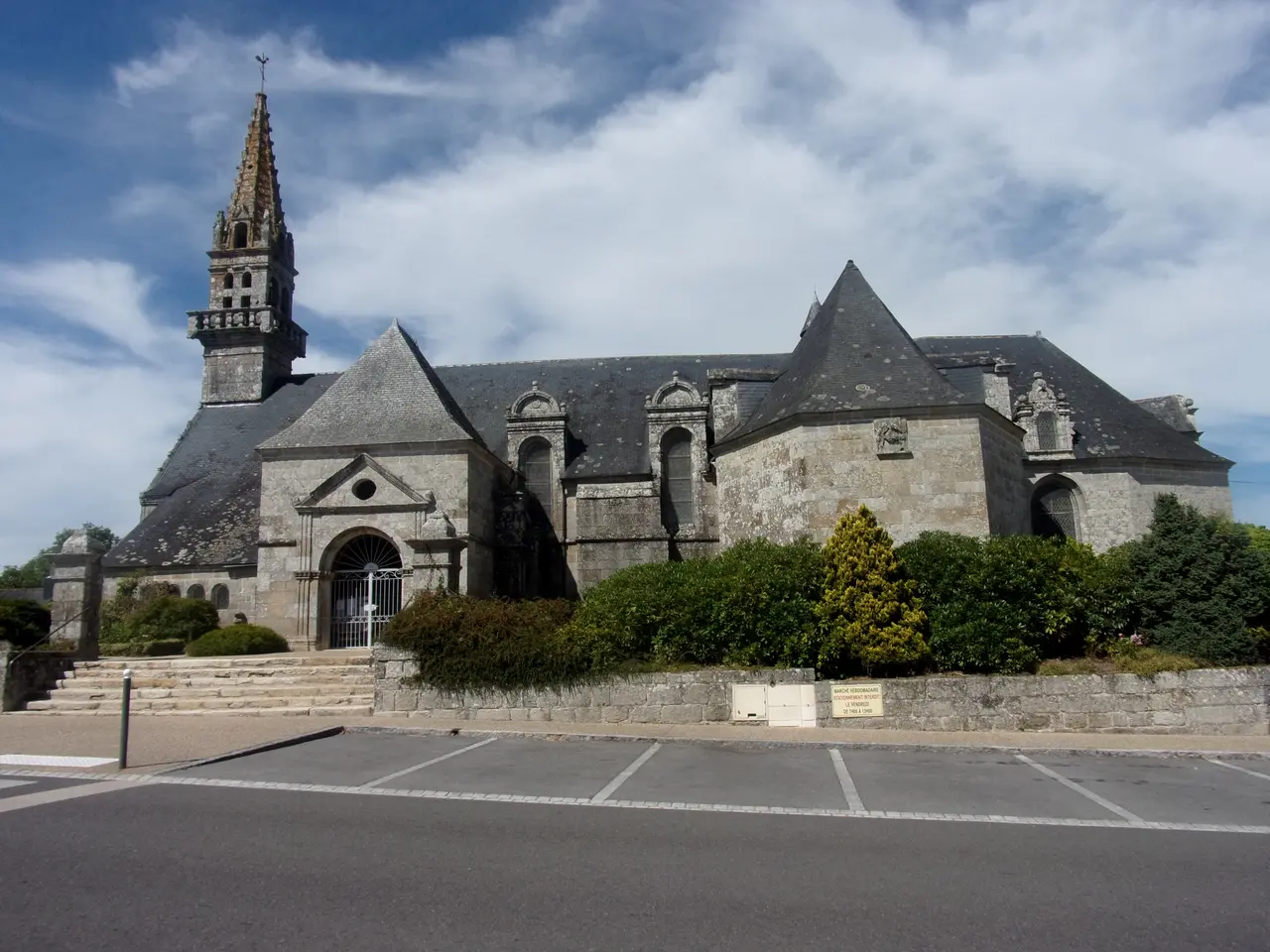 Plouray église 1