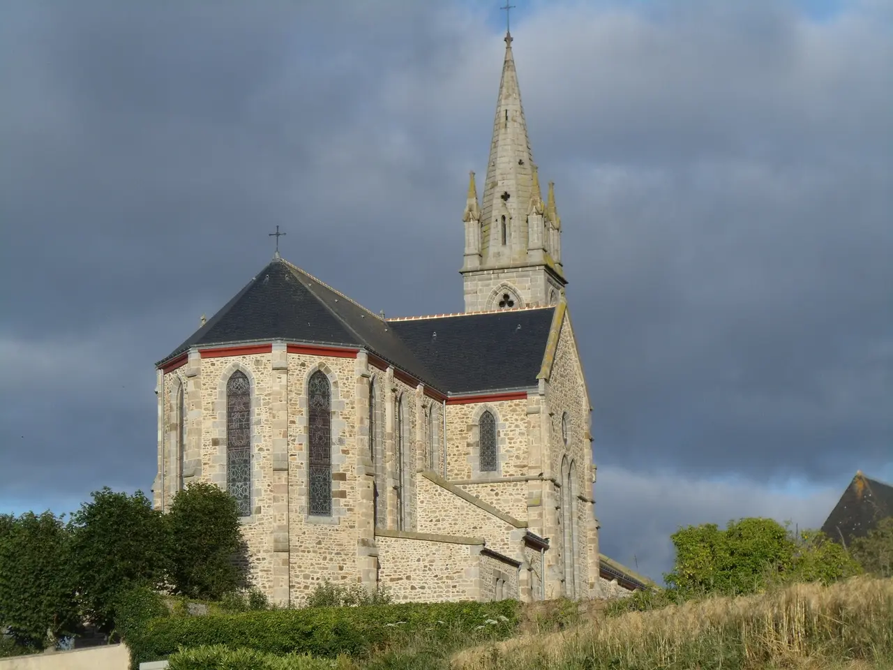 Église Saint-Pierre et Saint-Paul de Plouvara
