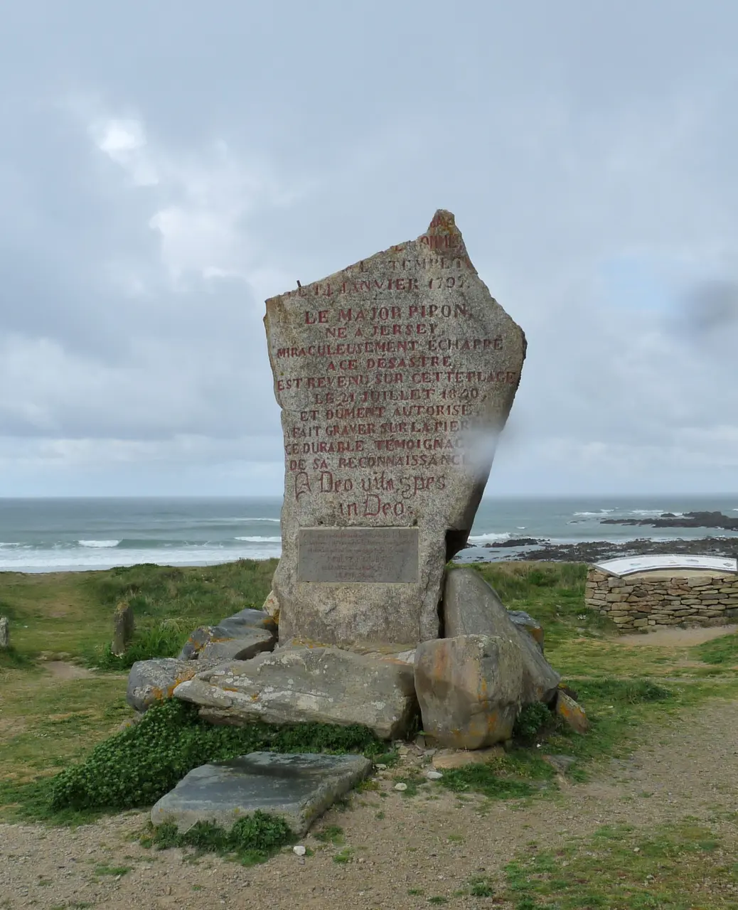 Plozévet-Menhir des Droits de l'Homme(3)