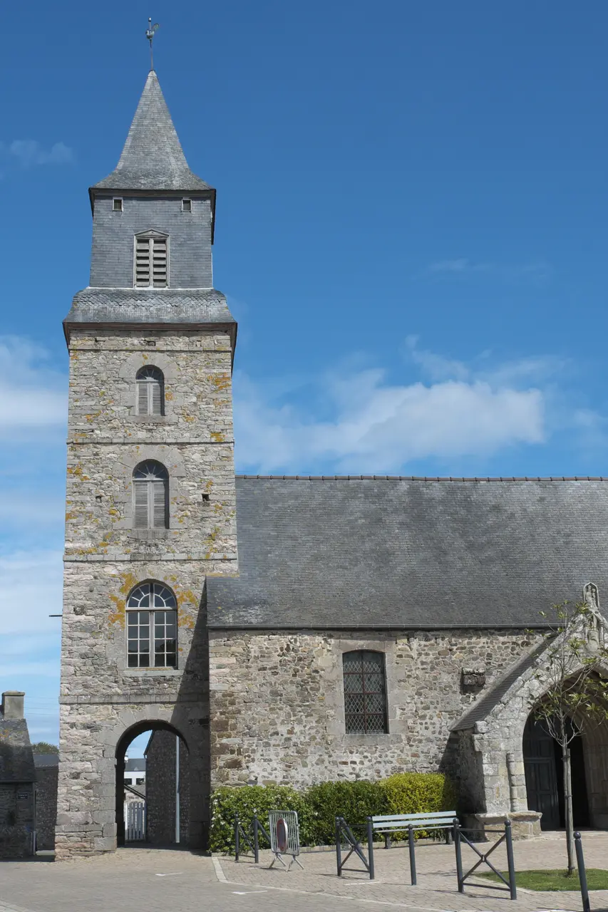Plurien Église Saint-Pierre 834