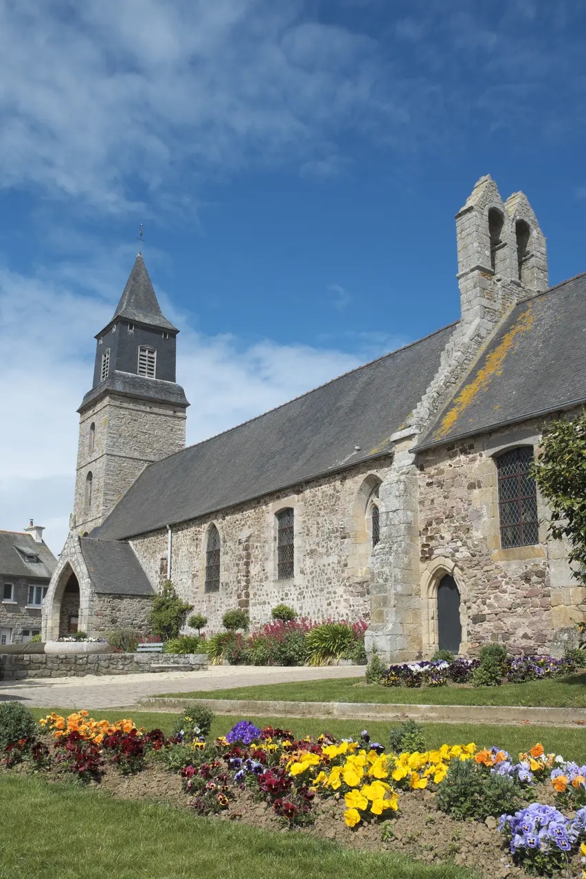 Plurien Église Saint-Pierre 827