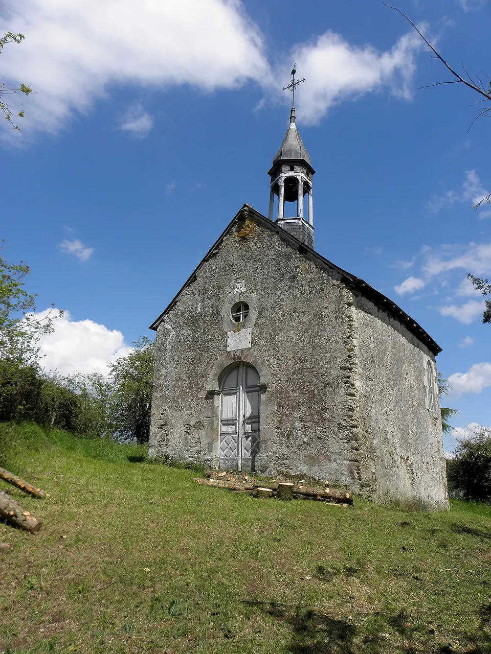 Pocé-les-Bois (35) Calvaire et chapelle des Saint-Anges-Gardiens 05