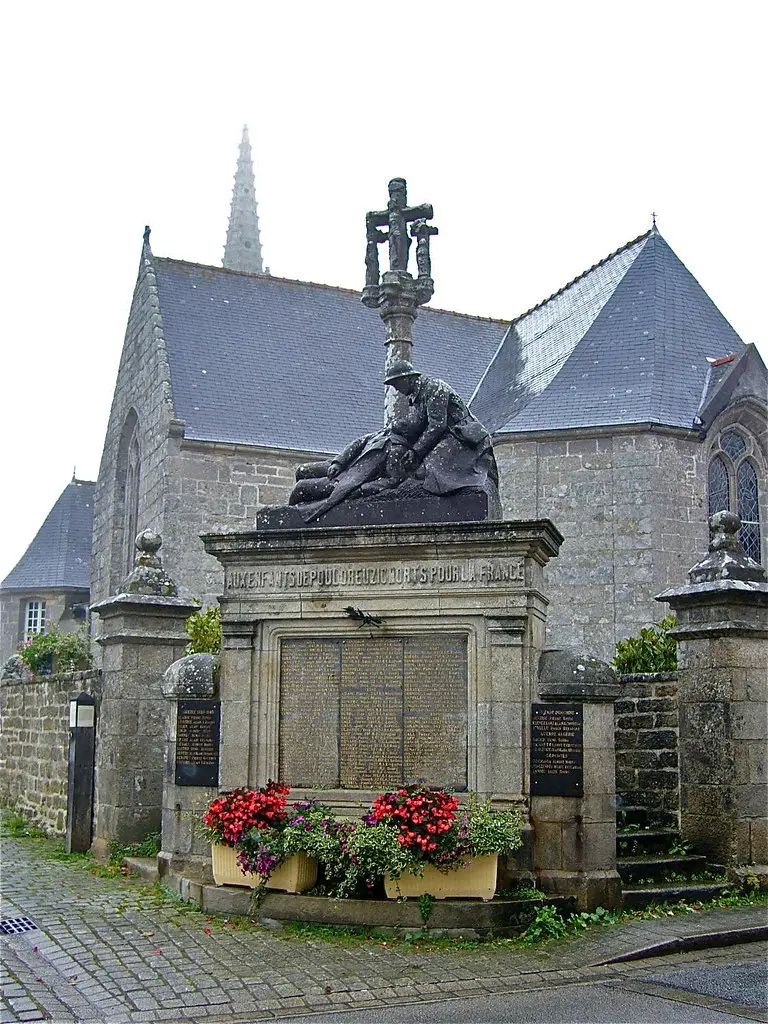 Pouldreuzic à ses morts