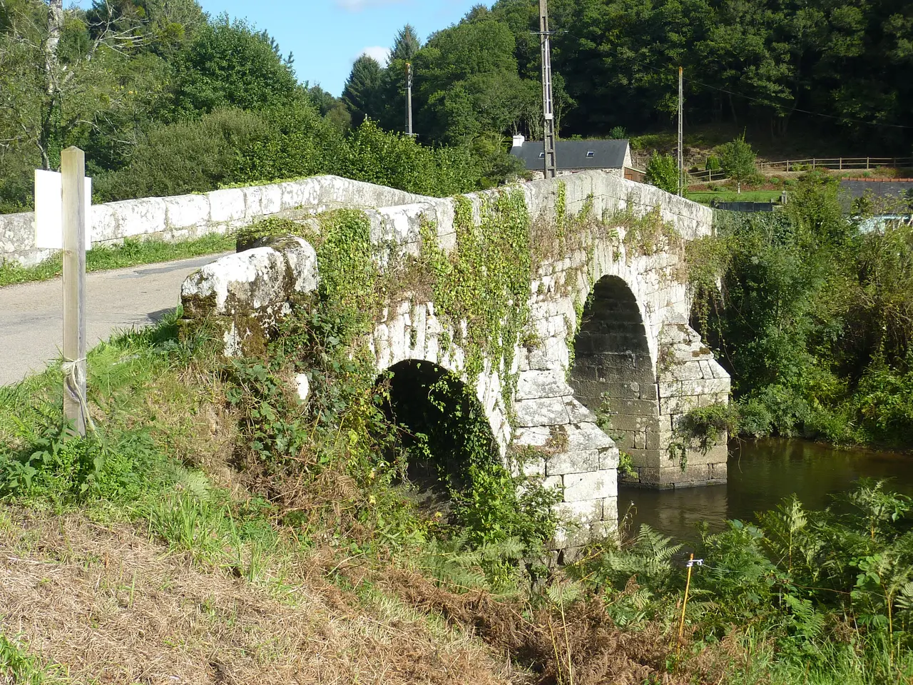 16 Poullaouen Vieux pont sur l'Aulne