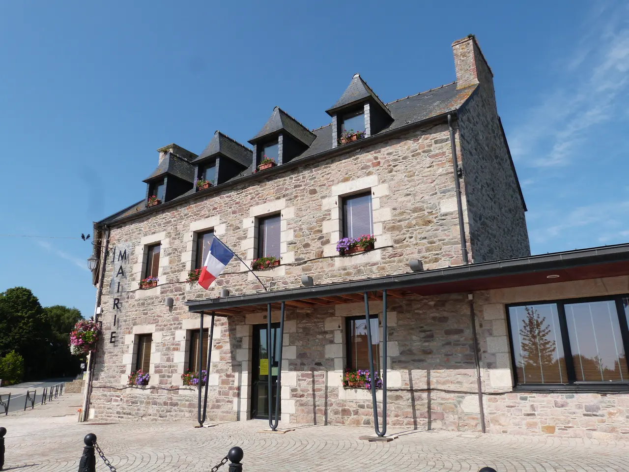 Mairie de Quemper-Guézennec