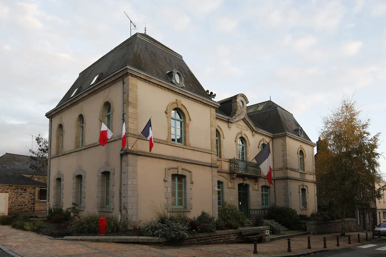 Retiers - mairie 01
