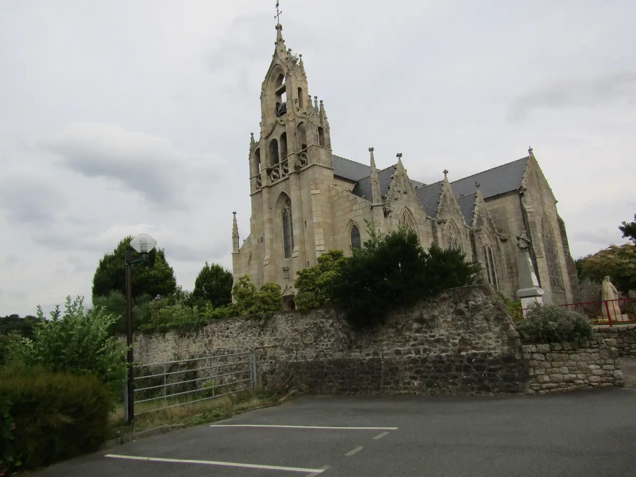 File:Eglise Notre-Dame de Saint-Agathon 1.jpg