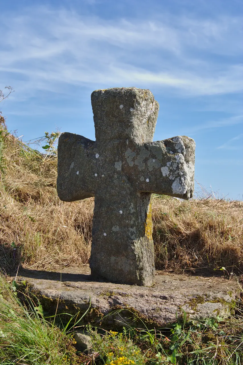 Saint-Coulomb - Croix des Courtils 01
