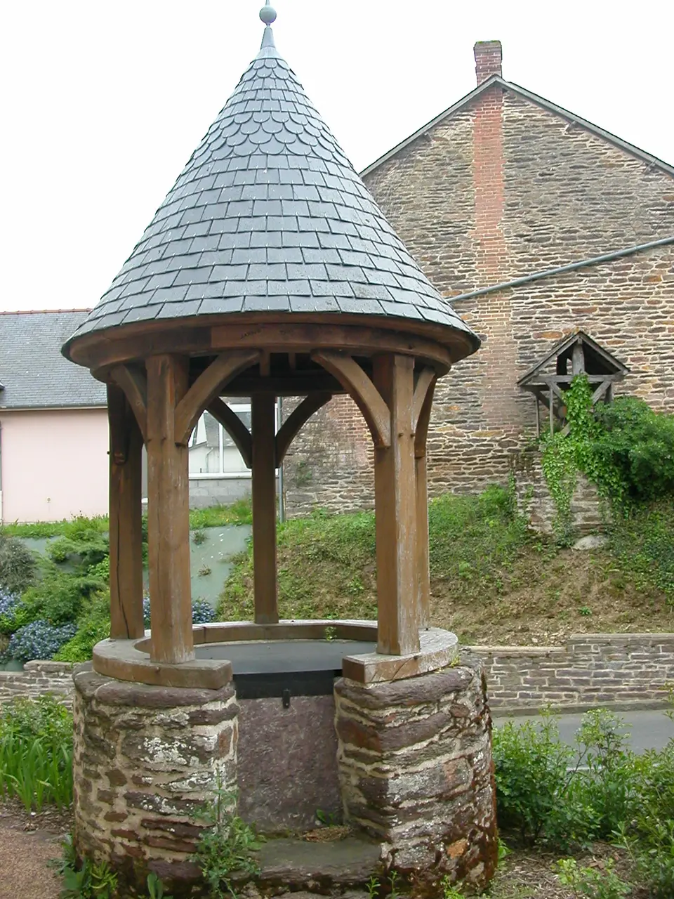 Saint-Erblon (Ille-et-Vilaine) puits